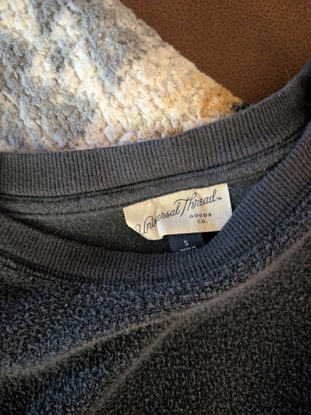 Cozy Women's Charcoal Fleece Pullover Sweatshirt - Picture 3 of 3
